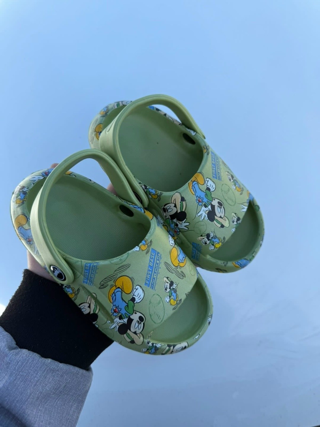 детские шлепанцы,,детская ,детские тапочки,детские сандалии