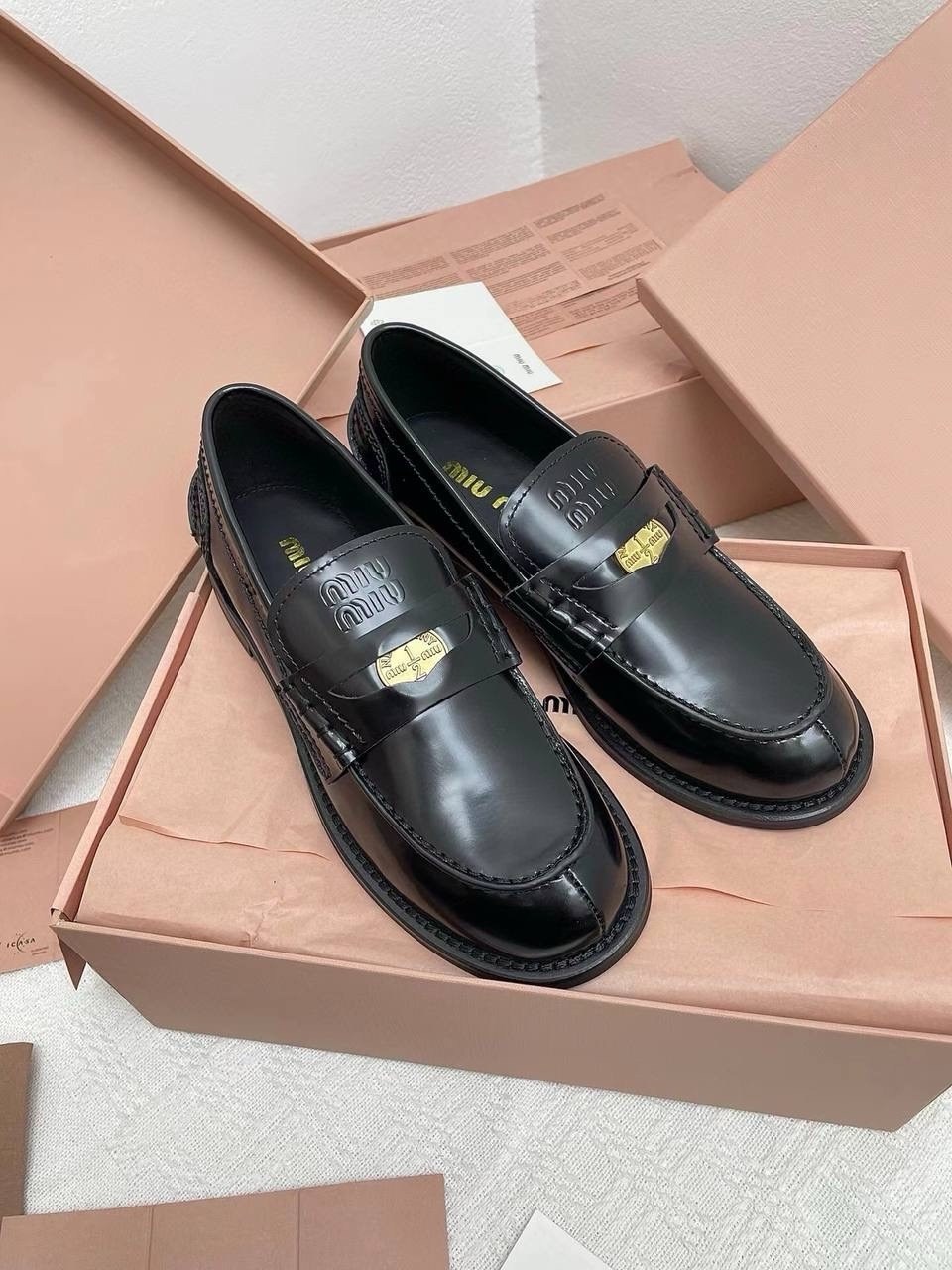 ,лоферы miu miu,лоферы женские,лоферы миу миу,лоферы женскиe из натуральной кожи