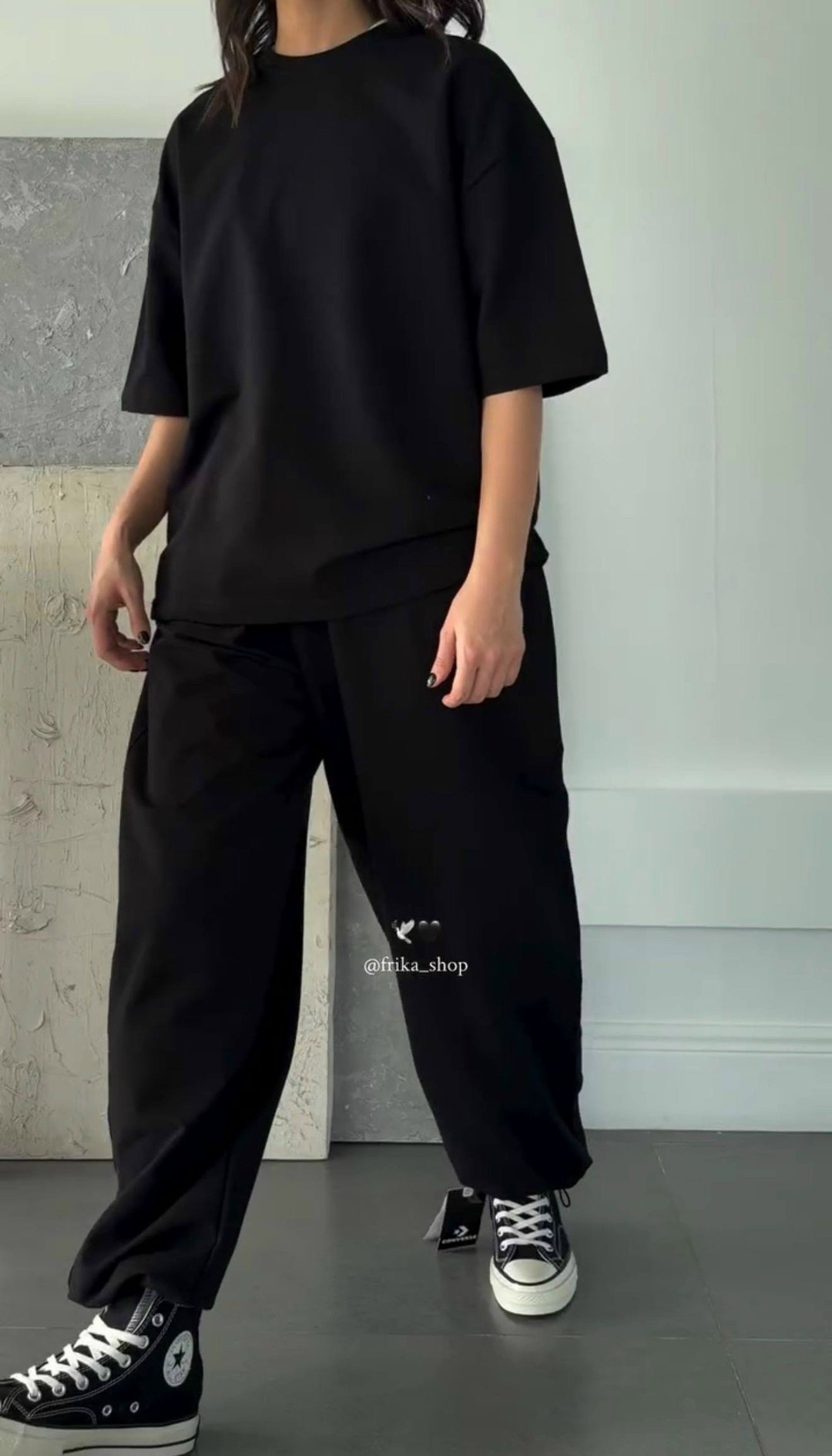 костюм оверсайз,штаны оверсайз,брюки спортивные,cпортивный костюм оверсайз,черная футболка оверсайз