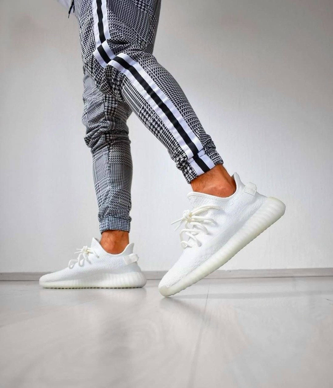 adidas yeezy boost 350 белые женские,кроссовки adidas yeezy boost 350,adidas yeezy boost,adidas yeezy boost 350 v 2,кроссовки adidas yeezy boost