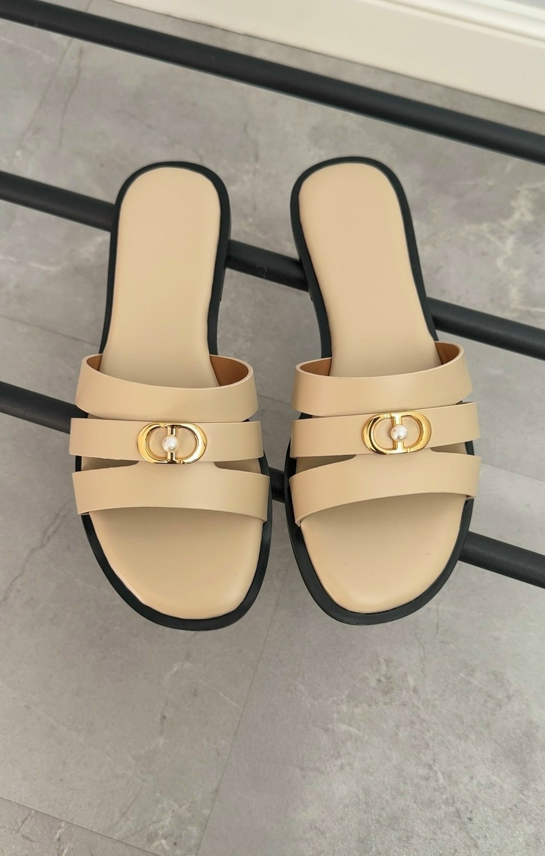 шлепанцы шанель,шлепки кристиан диор женские,шлепанцы шанель черные,,женские шлепанцы