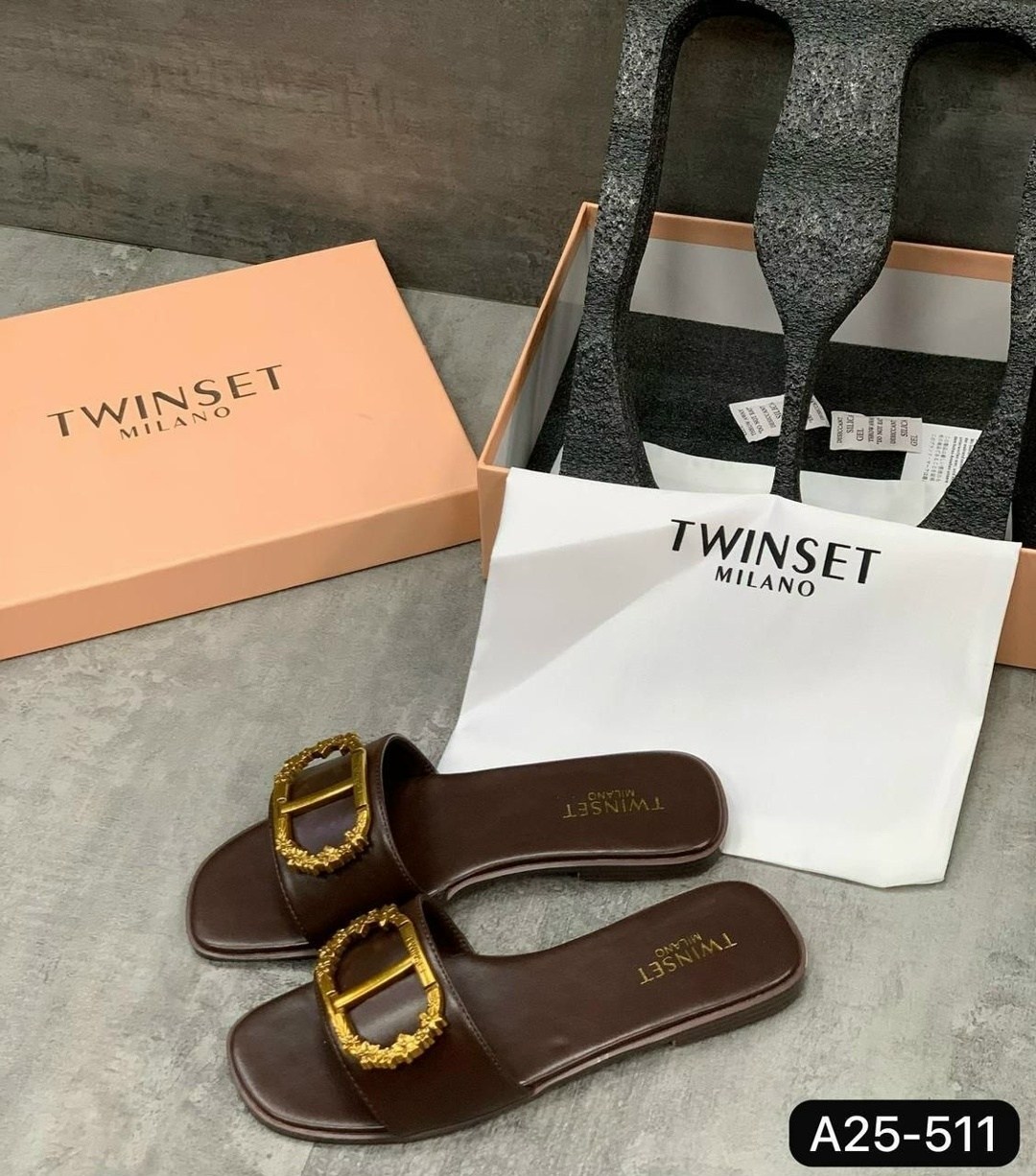 шлепанцы женские,,шлепанцы дизайнерские,летние шлепанцы,тапочки модные