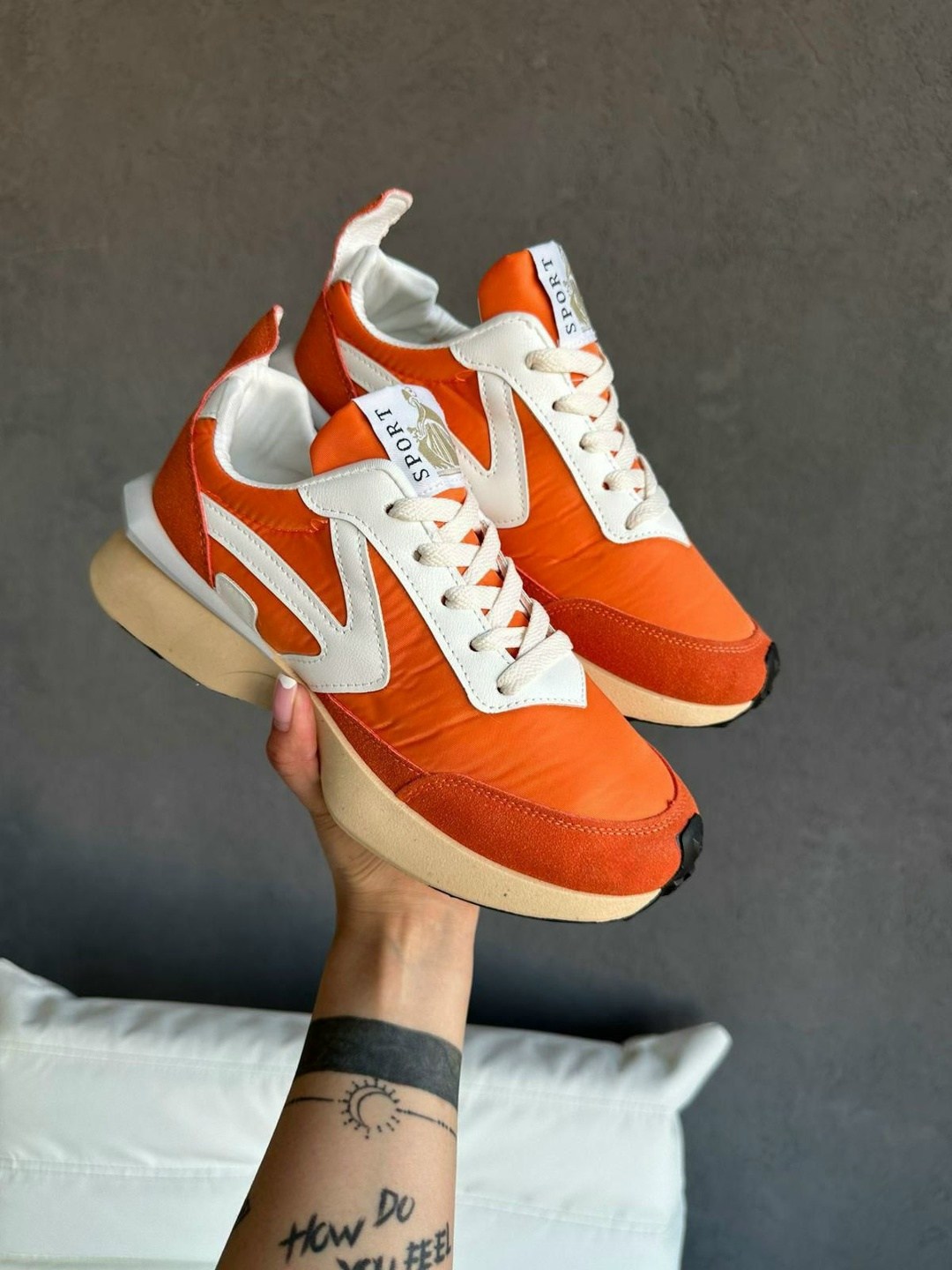 кроссовки женскиe,кроссовки,оранжевые кроссовки,кроссовки бело оранжевые,женская