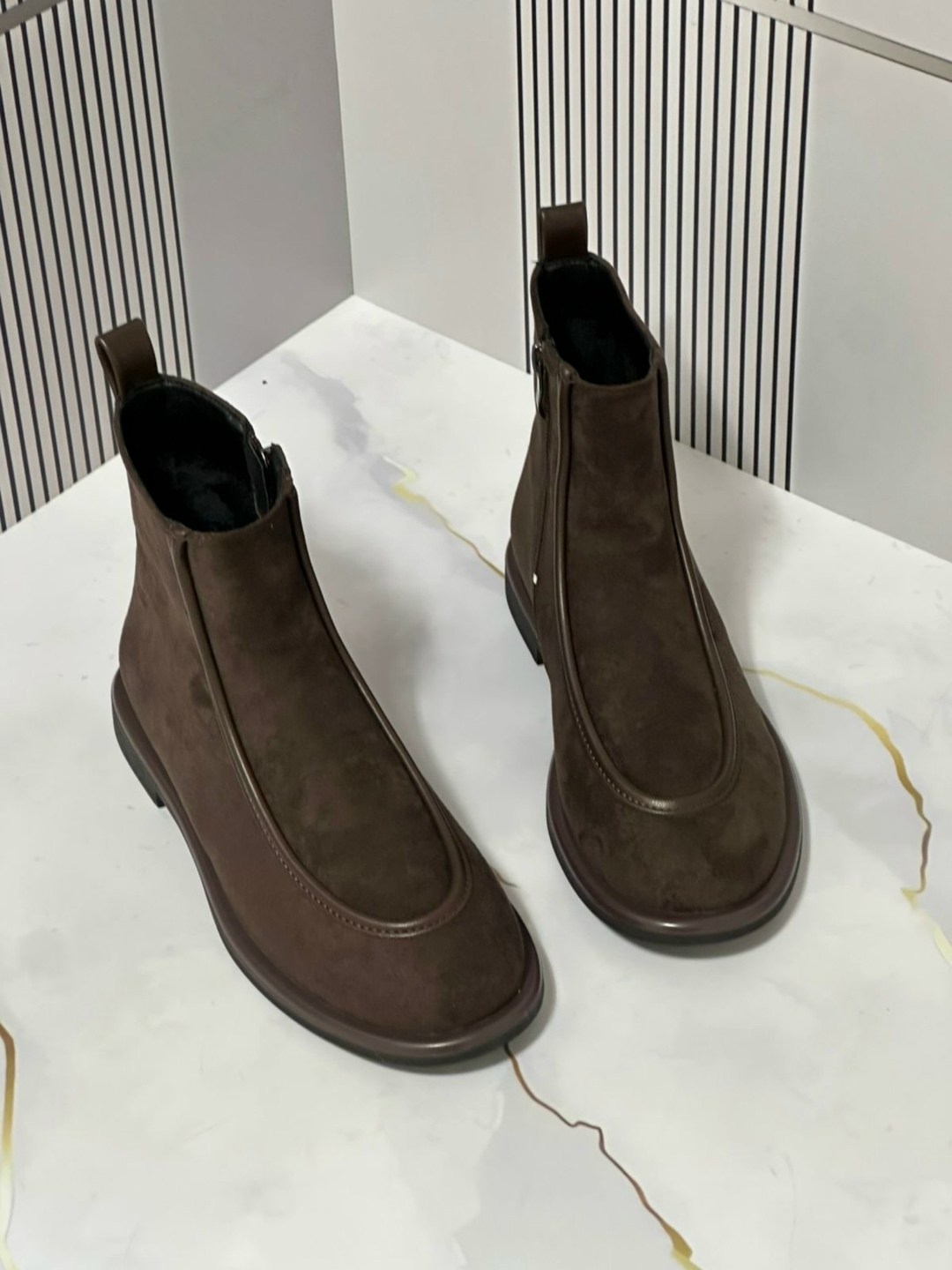 замшевые ботинки,,высокие ботинки-челси из бархатистой замши,ботинки замшевые женские,замшевые полусапожки хегель