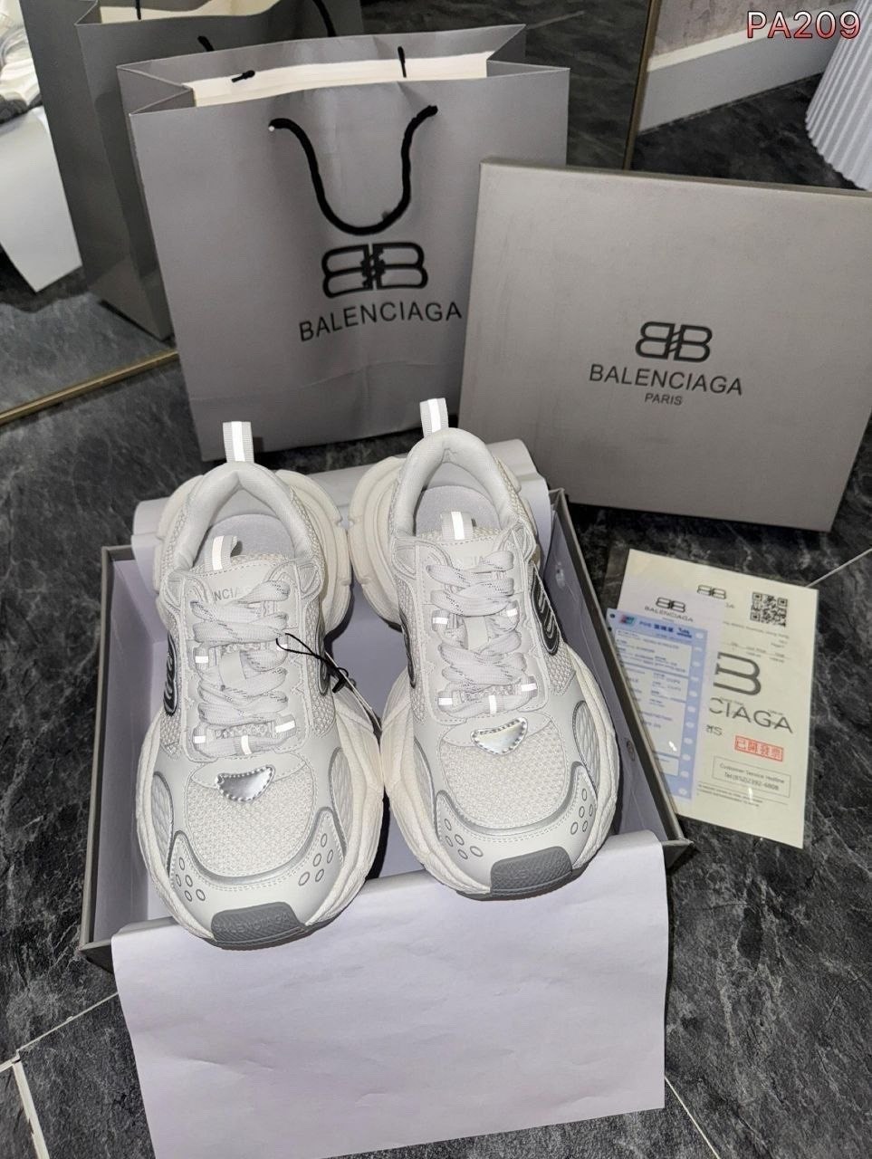 кроссовки balenciaga,кроссовки balenciaga женские,balenciaga balenciaga,кроссовки на высокой подошве balenciaga,кроссовки balenciaga triple s