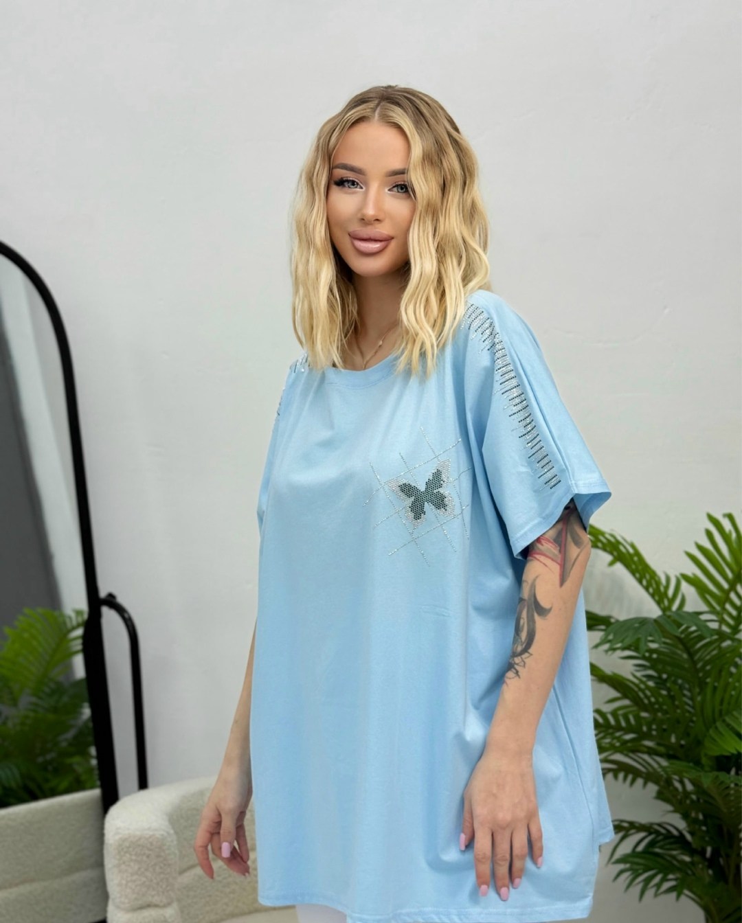 футболка базовая со стразами оверсайз abidov style,футболка со стразами с принтом оверсайз vv-fashion,женская футболка,женская футболка оверсайз,футболка базовая со стразами оверсайз