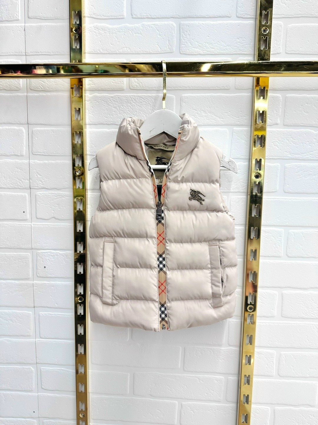 жилетка бербери детсая,жилет детский,жилетка детская,утепленный жилет burberry,жилет для девочек