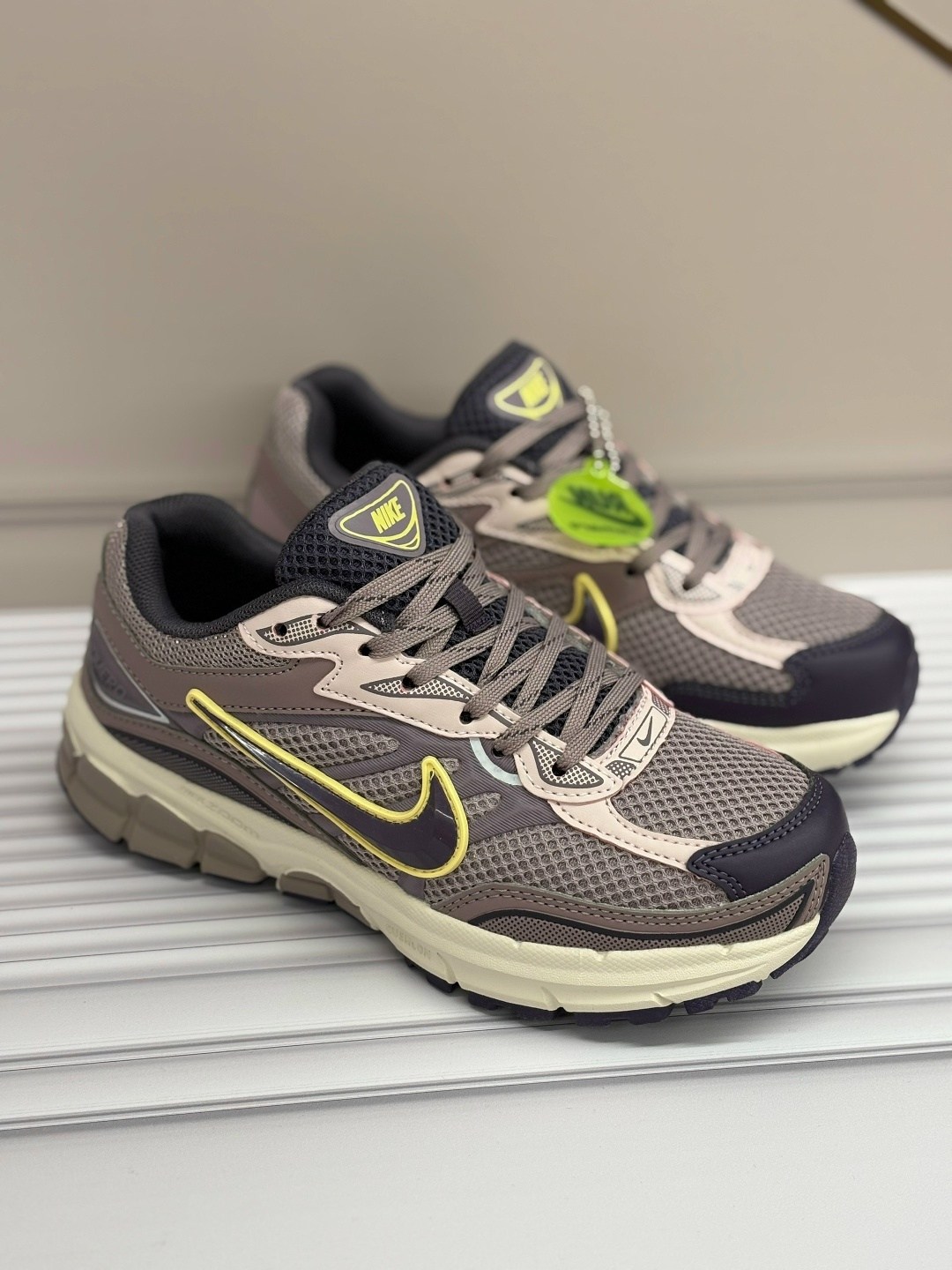 кроссовки nike,кроссовки nike initiator,кроссовки nike zoom vomero 5,женские кроссовки,кроссовки найк