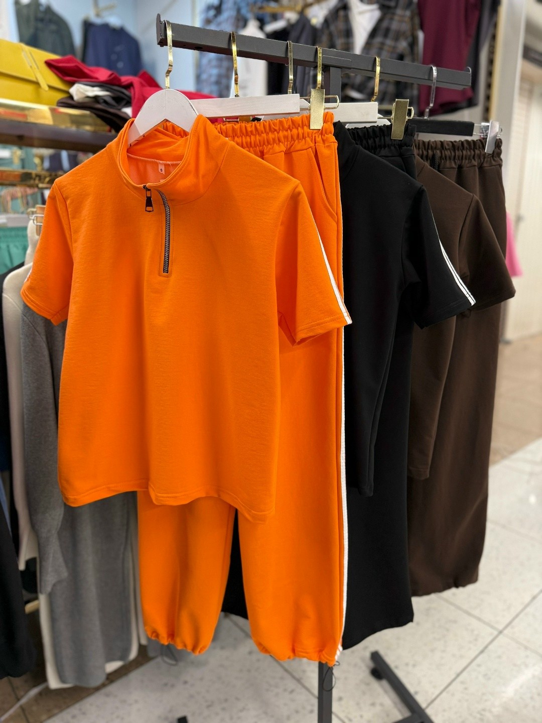 модные костюмы,трикотажные костюмы,костюм спортивный женский,спортивный костюм,летние костюмы