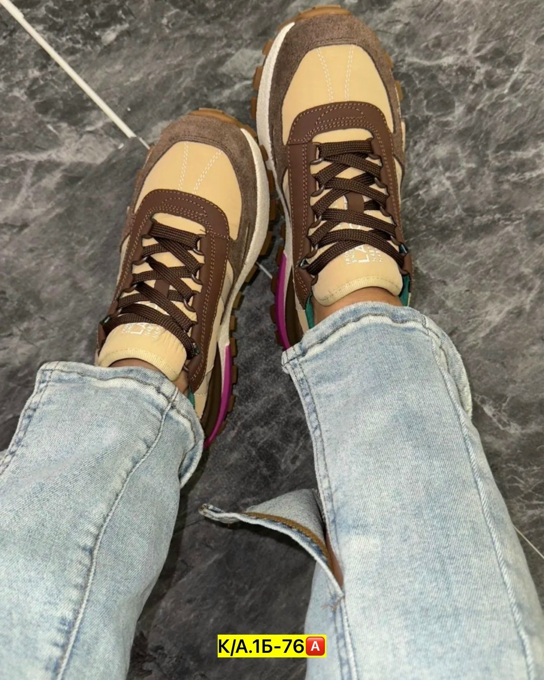 ,женские кроссовки,коричневые кроссовки, женская,кроссовки