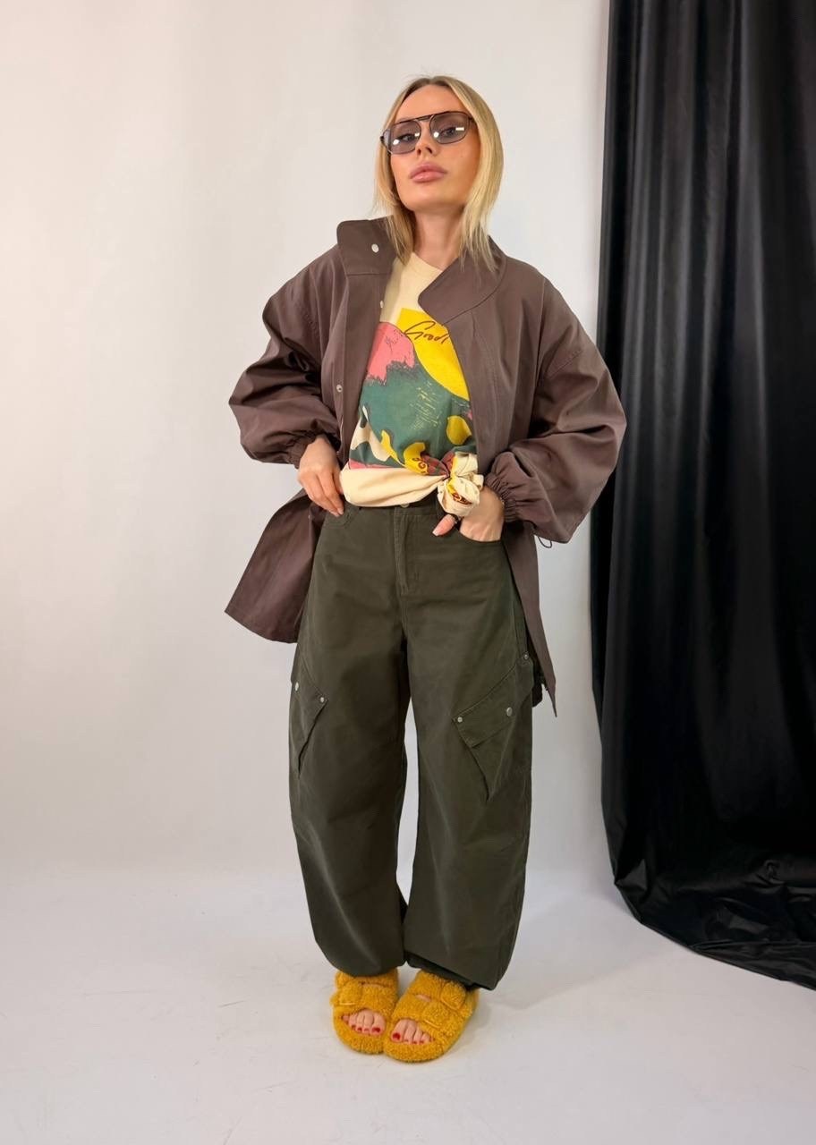 куртка бомбер,брюки стиль,стиле кэжуал,уличная мода