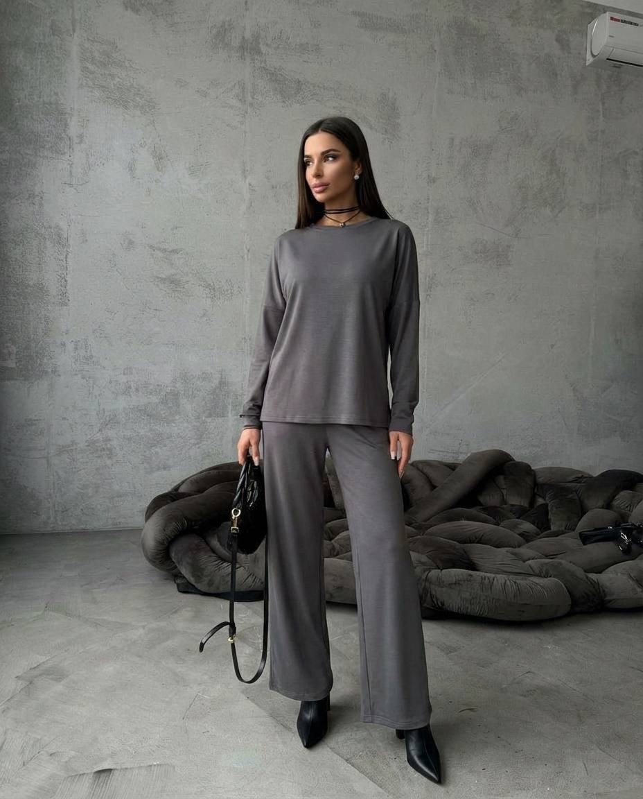 брючный костюм,костюм с брюками,костюм женский,стильный комплект,костюм женский с капри