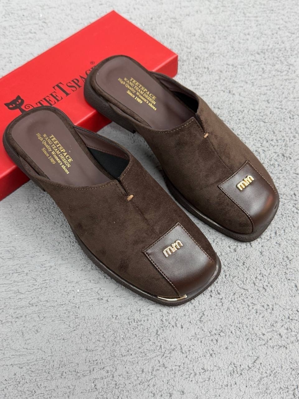 ,шлепанцы женские,шлепки женские,коричневые кожаные мюли miu miu,женские замшевые мюли hermes go коричневые