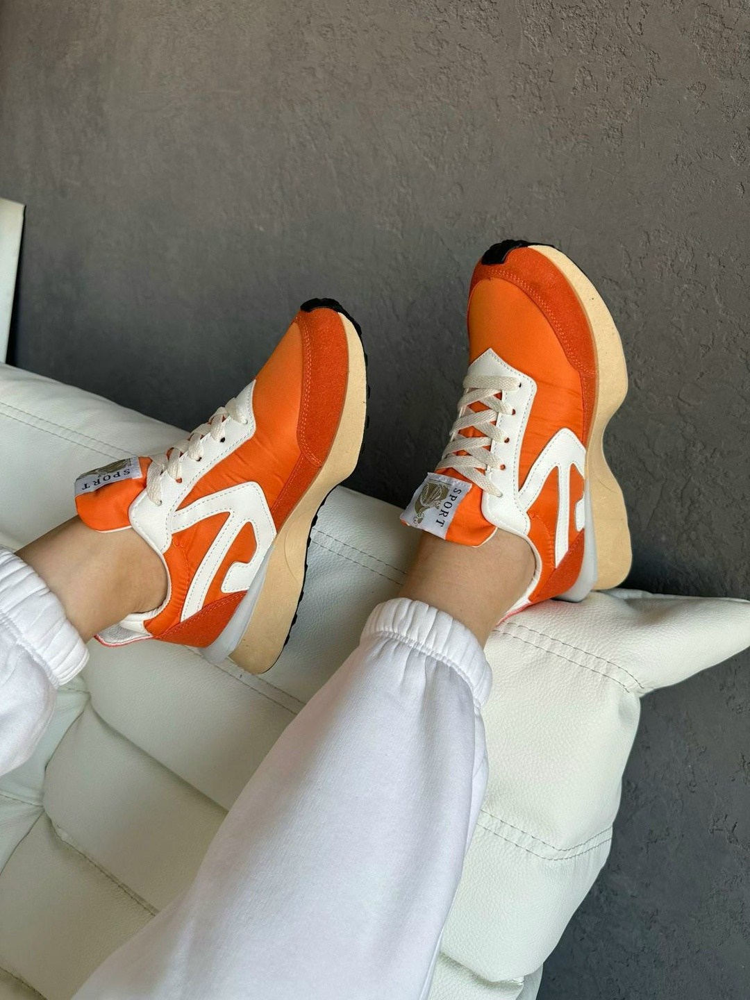 кроссовки женскиe,кроссовки,оранжевые кроссовки,кроссовки бело оранжевые,женская