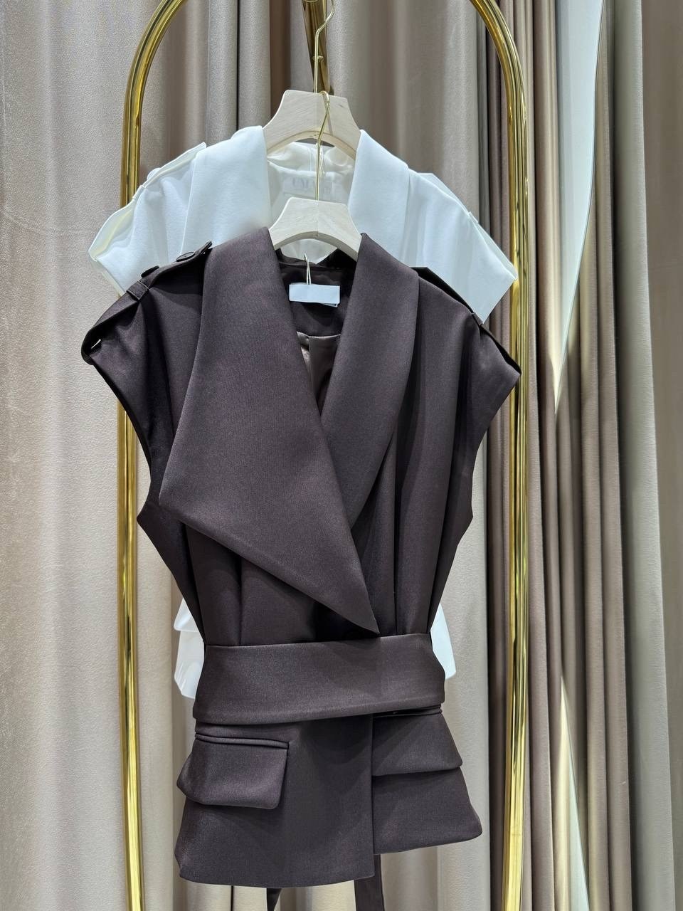 майка без рукавов с драпировкой летняя повседневная,костюм с брюками,женский жилет,жилет,костюм белый