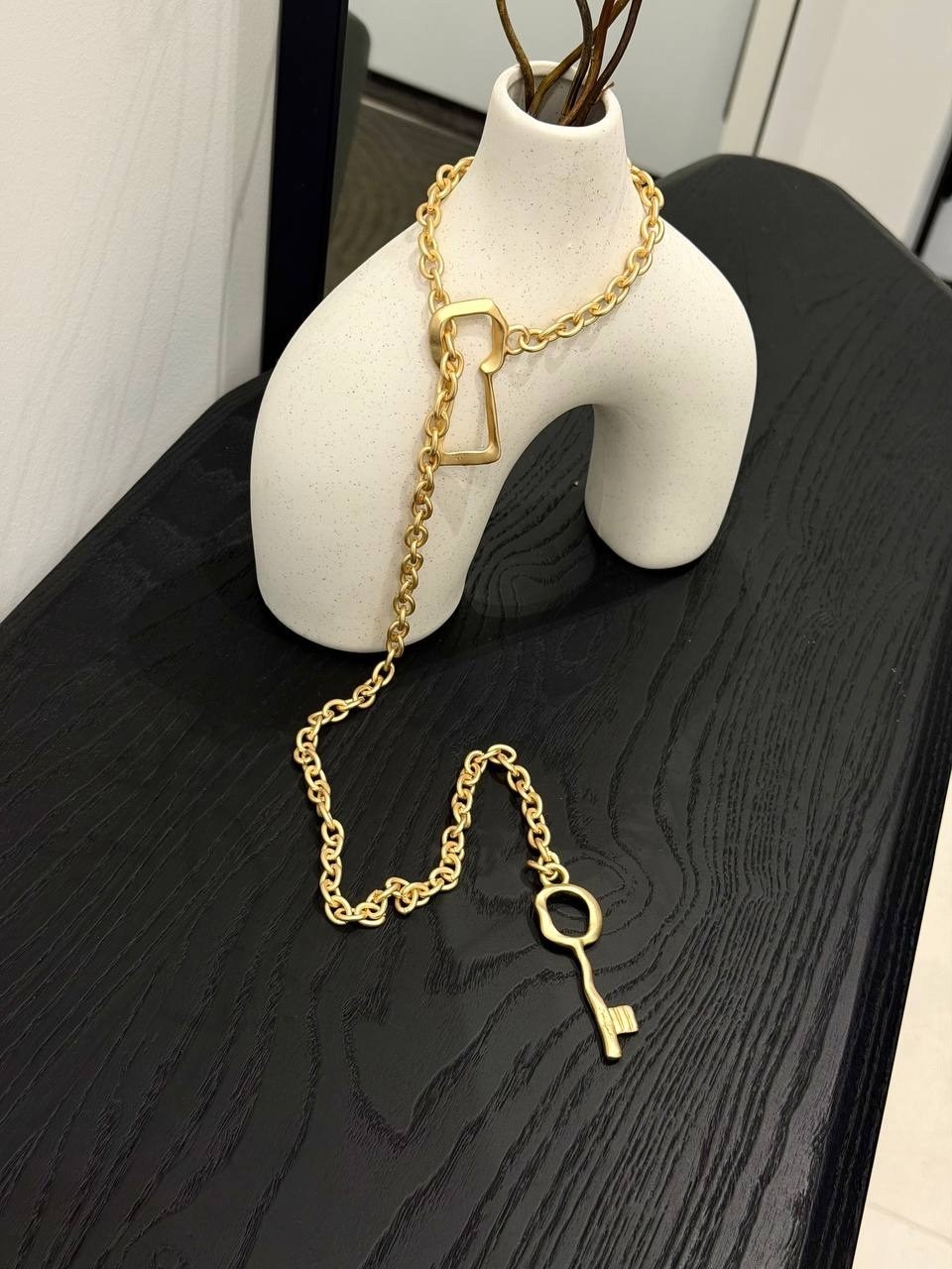 колье цепи,цепочка ожерелье,браслет кристиан диор золотой,браслет диор золотой,цепочка чокер