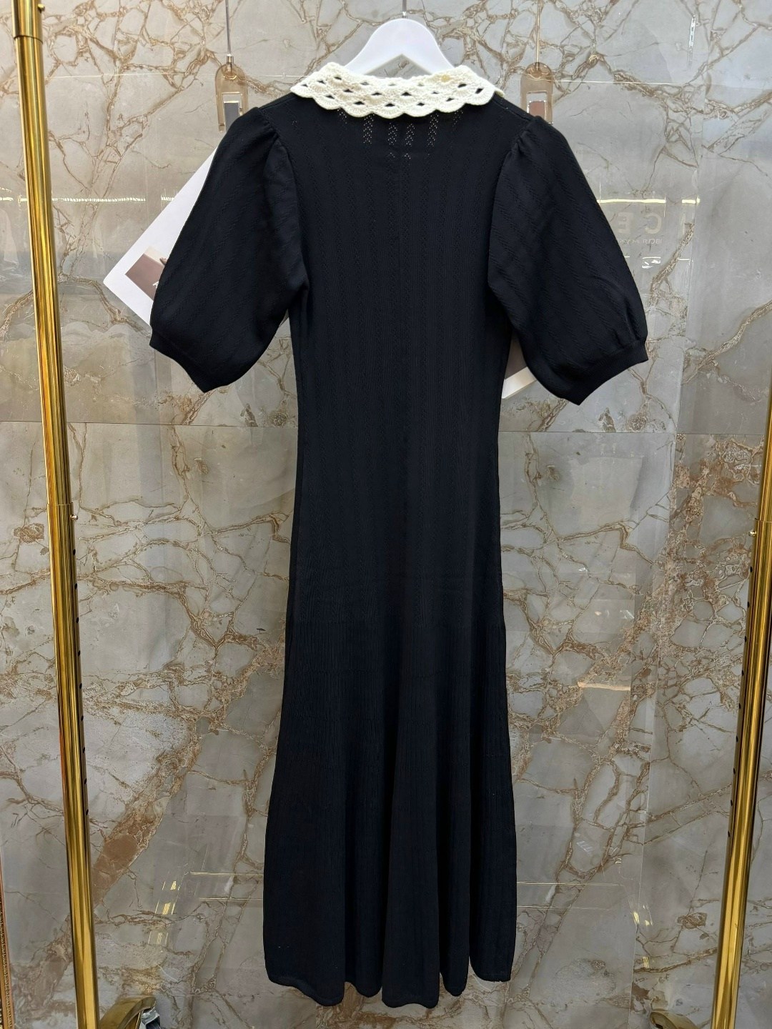 трикотажное платье,женское платье,платье стильное,воротник платья,длинное платье