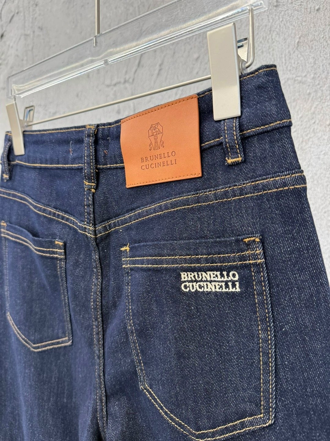 женские широкие синие джинсы christian dior,широкие женские джинсы christian dior,джинсы,женские джинсы,джинсы широкие