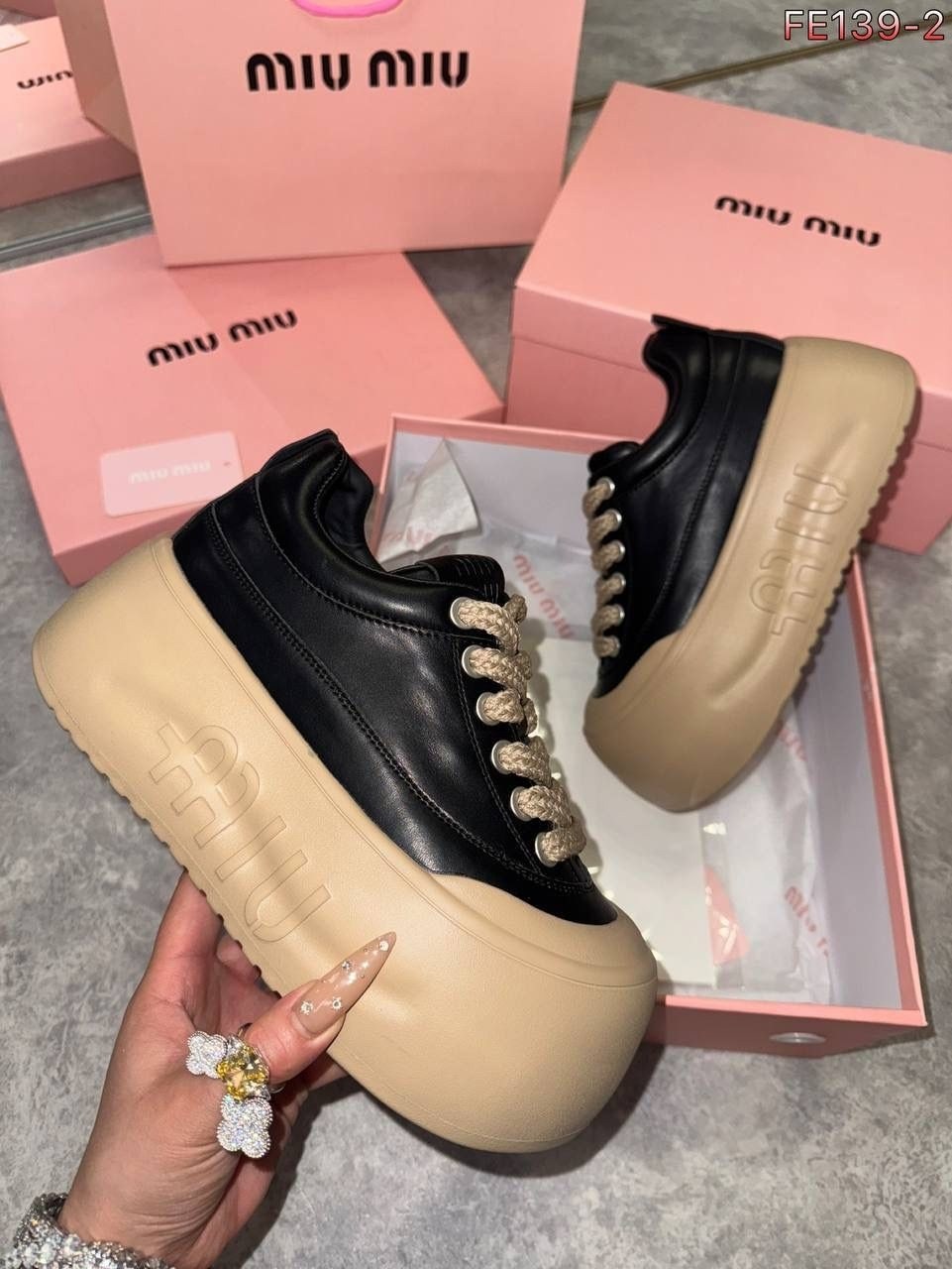 кроссовки женскиe,,повседневная ,повседневные кроссовки, на плоской подошве