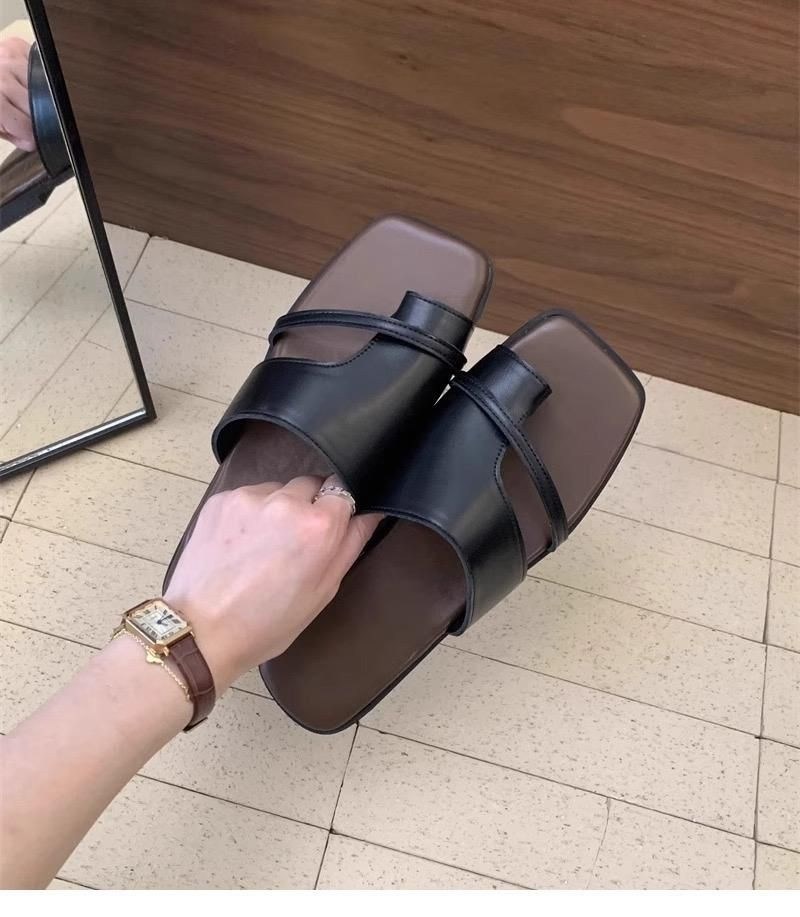 женские сандалии на плоской подошве,шлепанцы женские,шлепанцы на плоской подошве,шлепанцы модные,сандалии модные