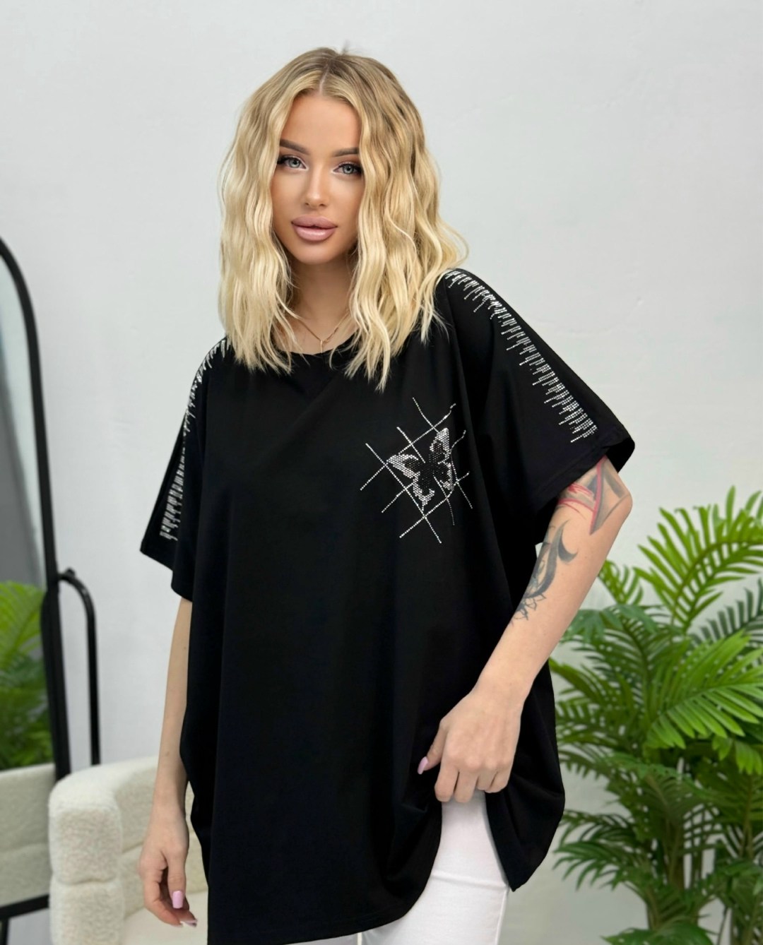 футболка базовая со стразами оверсайз abidov style,футболка со стразами с принтом оверсайз vv-fashion,женская футболка,женская футболка оверсайз,футболка базовая со стразами оверсайз