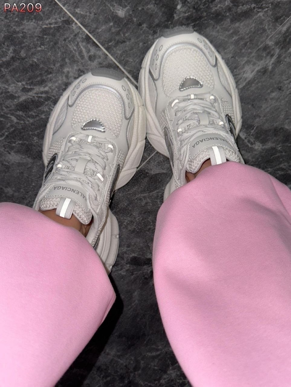 кроссовки balenciaga,кроссовки balenciaga женские,balenciaga balenciaga,кроссовки на высокой подошве balenciaga,кроссовки balenciaga triple s