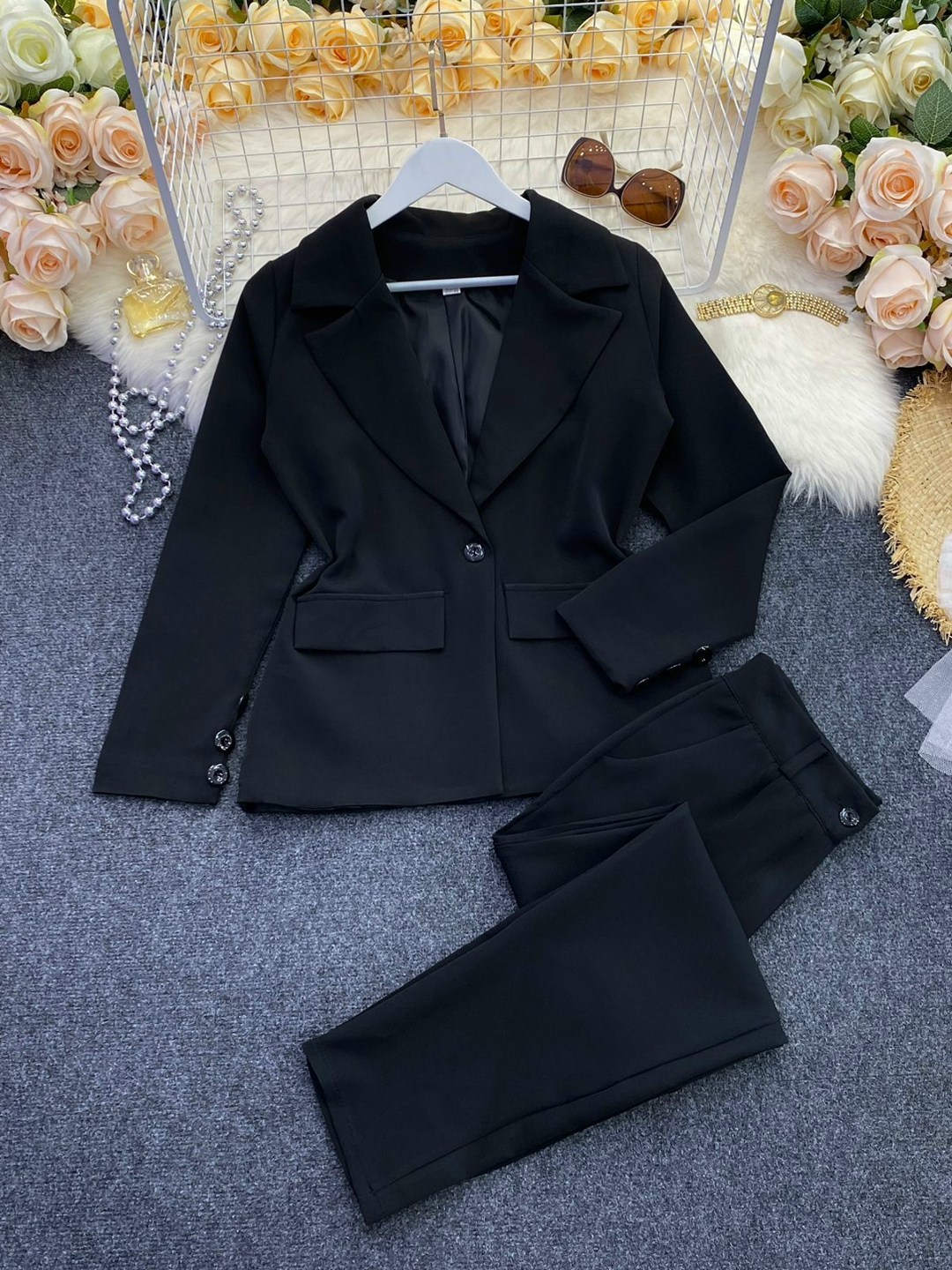 брючный костюм,брючный костюм бежевый,бежевый брючный костюм женский,женские брючные костюмы,женский классический брючный костюм