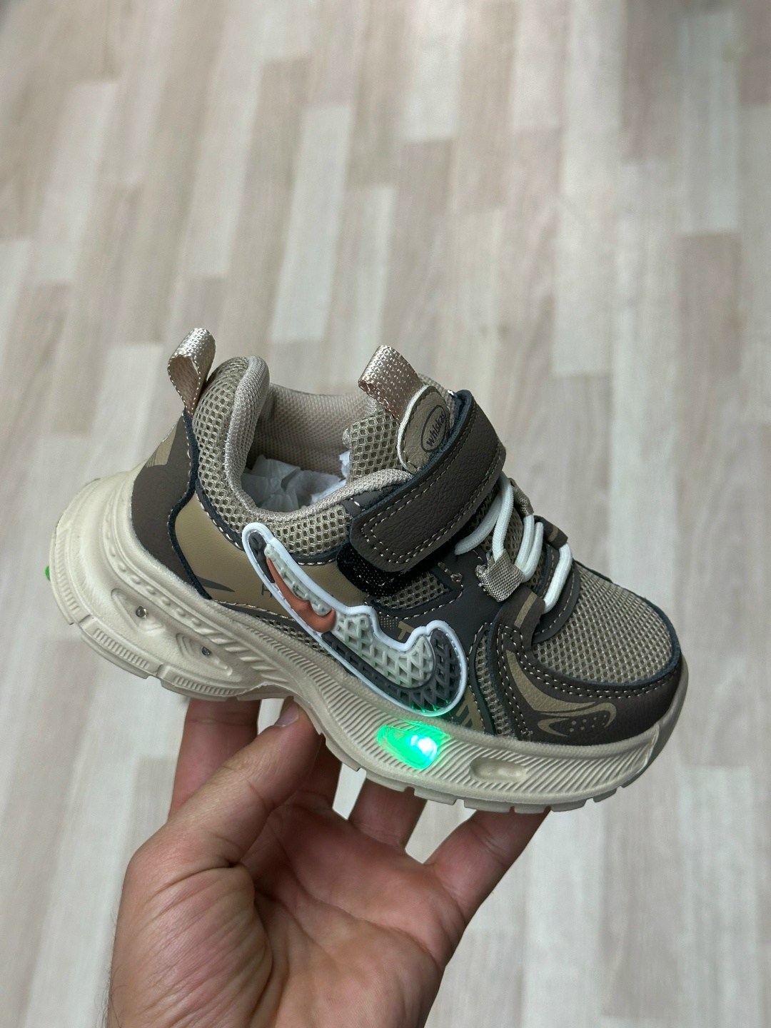 детские кроссовки,кроссовка детская,кроссовки мальчику,кроссовки,кроссовки детские светящиеся