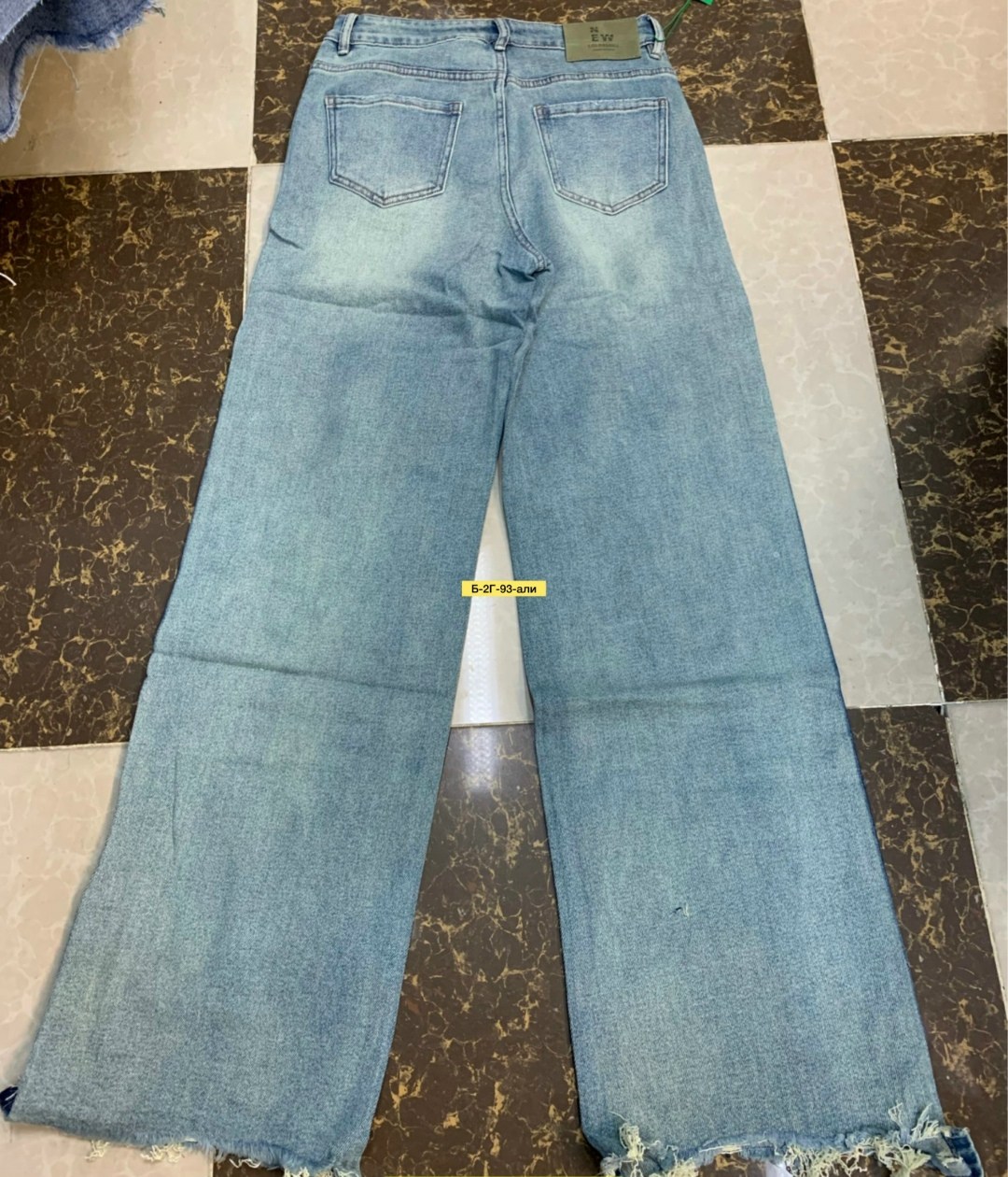 широкие джинсы,джинсы свободного кроя,женские джинсы,джинсы укороченные,джинсах