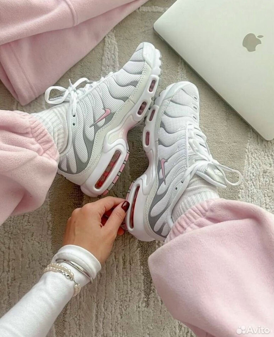 кроссовки nike air max tn plus,nike air max plus tn white,nike tn air max plus silver pink rise,кроссовки женские nike air max tn plus,кроссовки летние спортивные nike air max tn plus