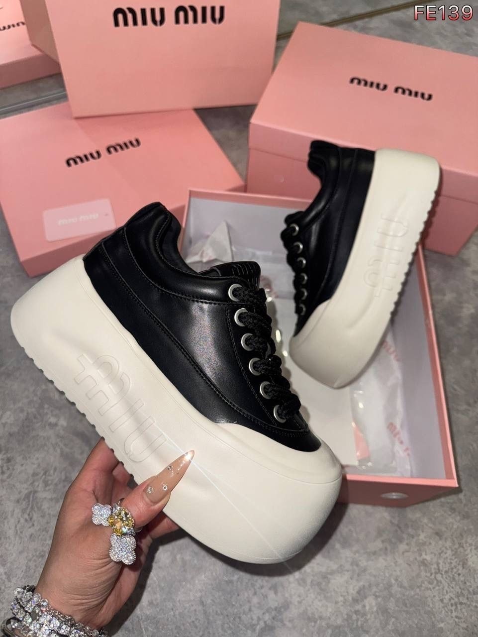 кроссовки женскиe,,повседневная ,повседневные кроссовки, на плоской подошве