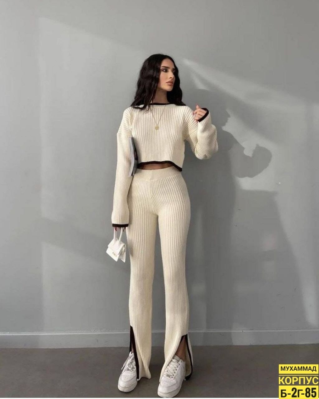 женский брючный костюм лапша,костюм двойка лапша,брючный костюм из мягкого трикотажа,костюм из трикотажа лапша с брюками,трикотажный вязаный костюм в рубчик с брюками палаццо