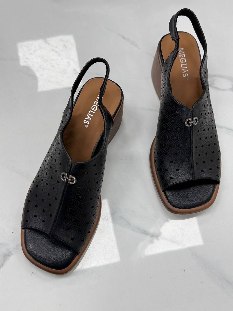 босоножки женские,,босоножки кари,стильные босоножки,босоножки тофа