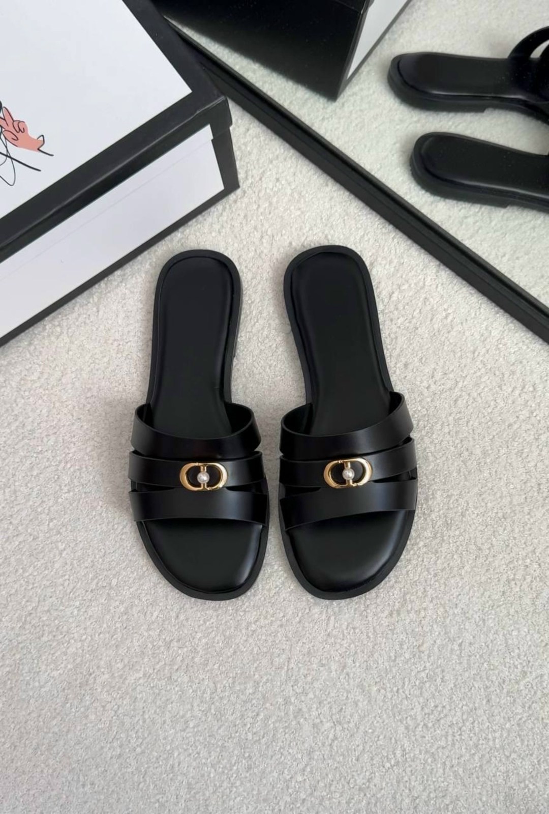 шлепки кристиан диор женские,шлепки диор,шлепанцы женские,кожаные шлепки,кожаные шлепанцы