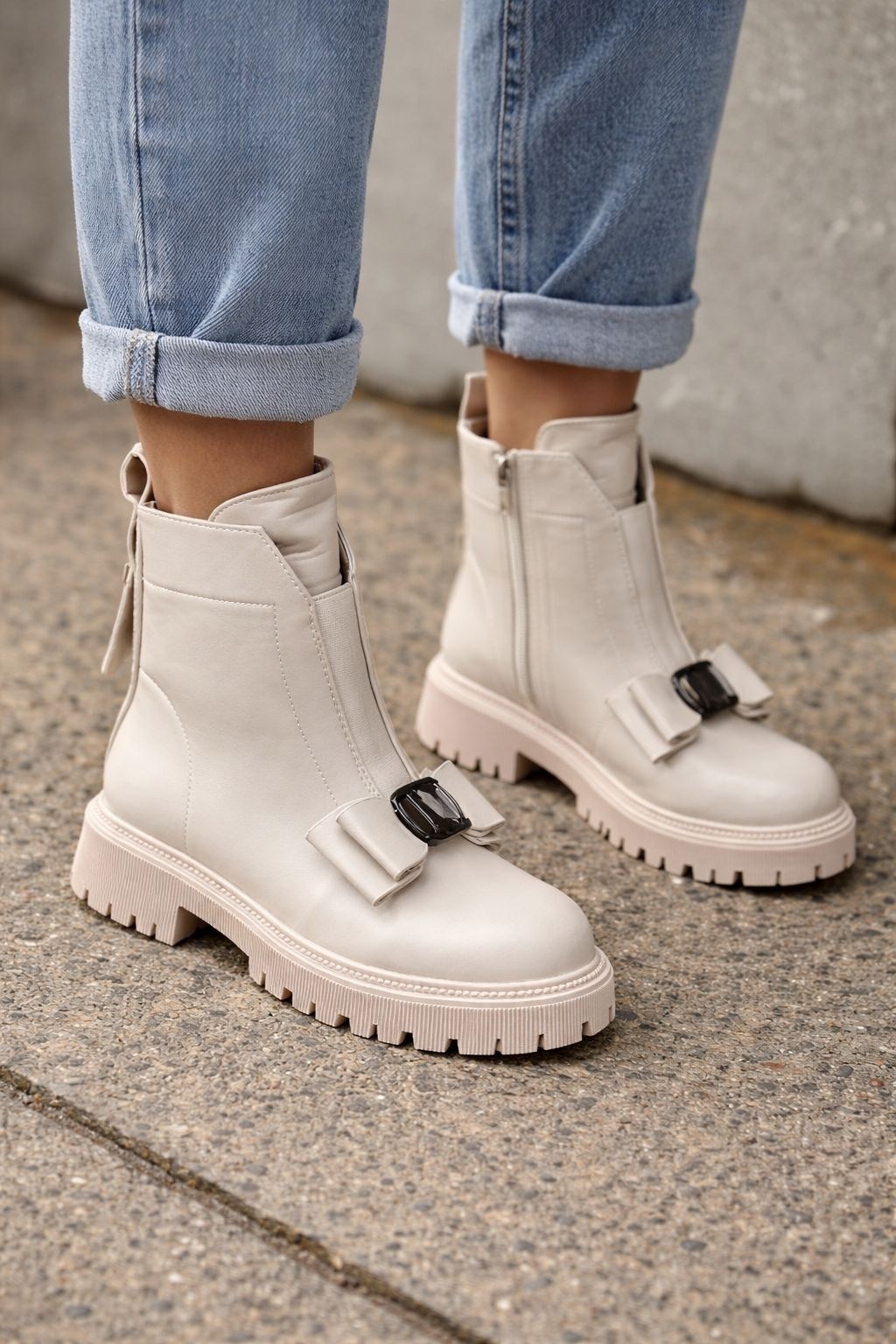 женские ботинки,бежевые весенние ботинки,,ботинки стильные, женская