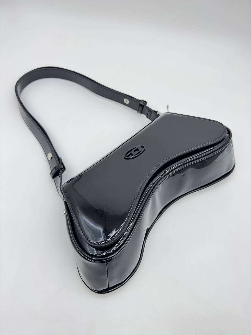 diesel черная сумка через плечо из искусственной кожи,женская сумка через плечо diesel с регулируемым ремнем и клапаном, черный,черная сумка через плечо из искусственной кожи для женщин,сумка diesel,с