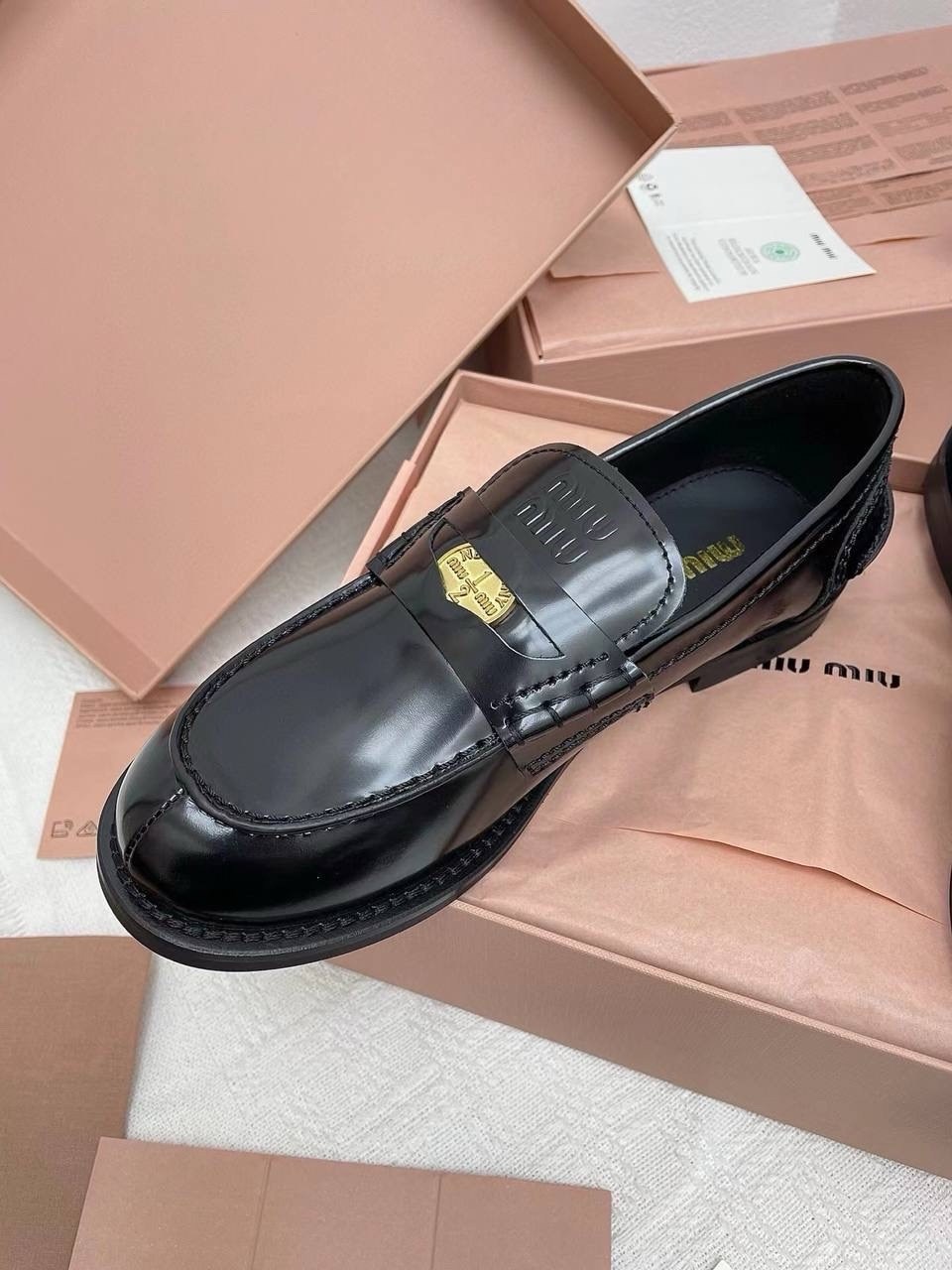 ,лоферы miu miu,лоферы женские,лоферы миу миу,лоферы женскиe из натуральной кожи