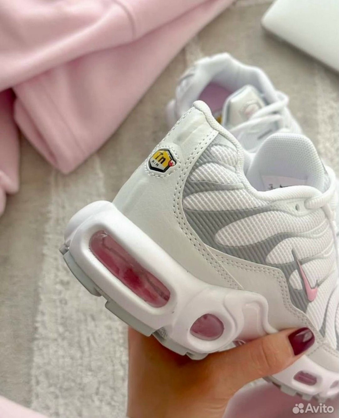 кроссовки nike air max tn plus,nike air max plus tn white,nike tn air max plus silver pink rise,кроссовки женские nike air max tn plus,кроссовки летние спортивные nike air max tn plus