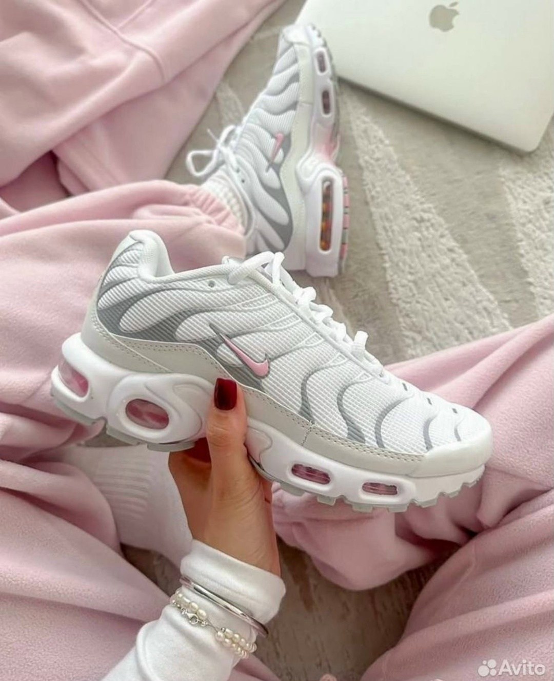 кроссовки nike air max tn plus,nike air max plus tn white,nike tn air max plus silver pink rise,кроссовки женские nike air max tn plus,кроссовки летние спортивные nike air max tn plus