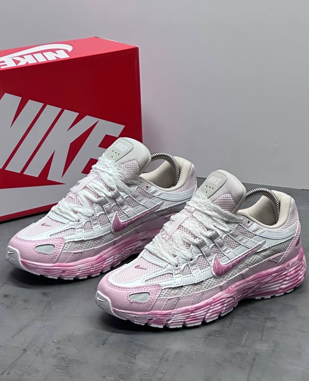 кроссовки для бега p-6000 с низким верхом белые фиолетовые розовые nike,кроссовки nike initiator розовые,кроссовки nike,nike p-6000 кроссовки женские,кроссовки nike p-6000