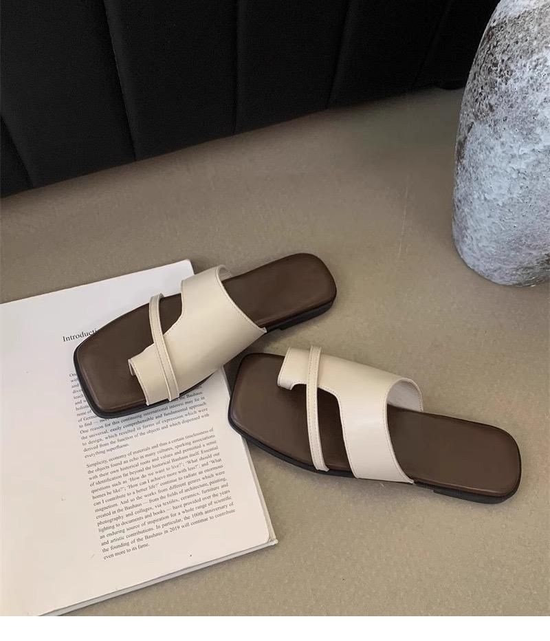 женские сандалии на плоской подошве,шлепанцы женские,шлепанцы на плоской подошве,шлепанцы модные,сандалии модные