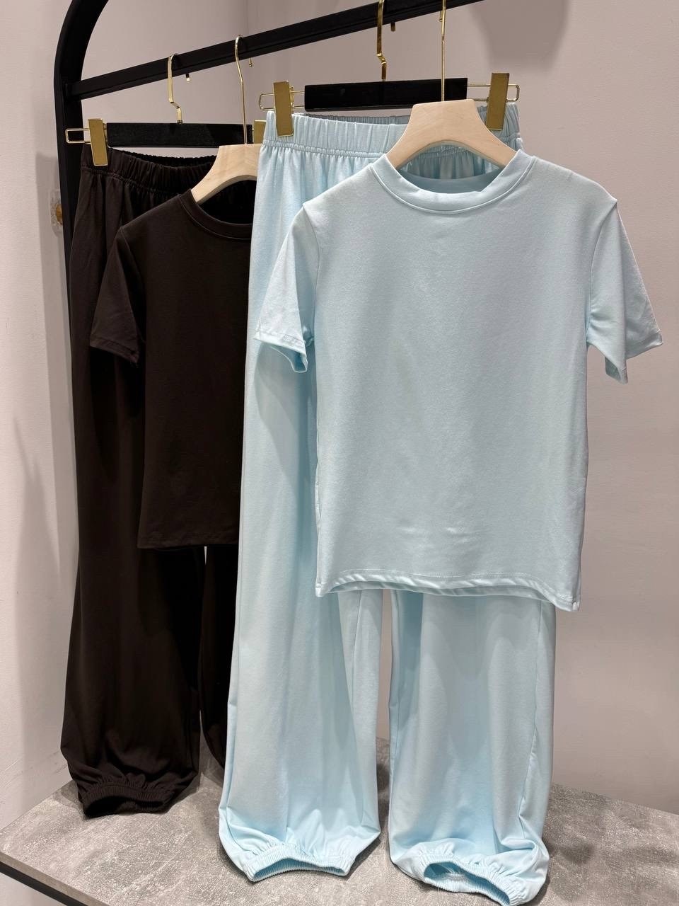 костюм женский,костюм с брюками,костюм трикотажный,костюм голубой,костюм стильный