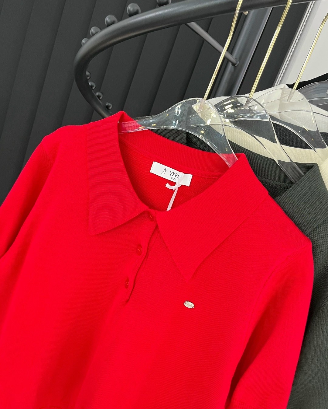 женская кофта,поло красное,,женские футболки