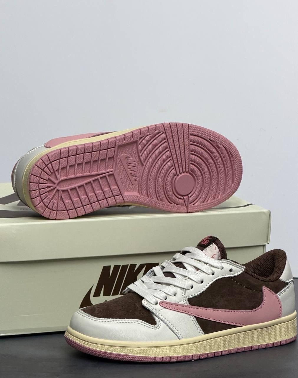 кроссовки nike travis scott x air jordan 1 low,air jordan 1 low travis scott,nike air jordan 1 low x travis scott,nike air jordan 1 low travis scott,кеды travis scott x air jordan 1 pink oxford