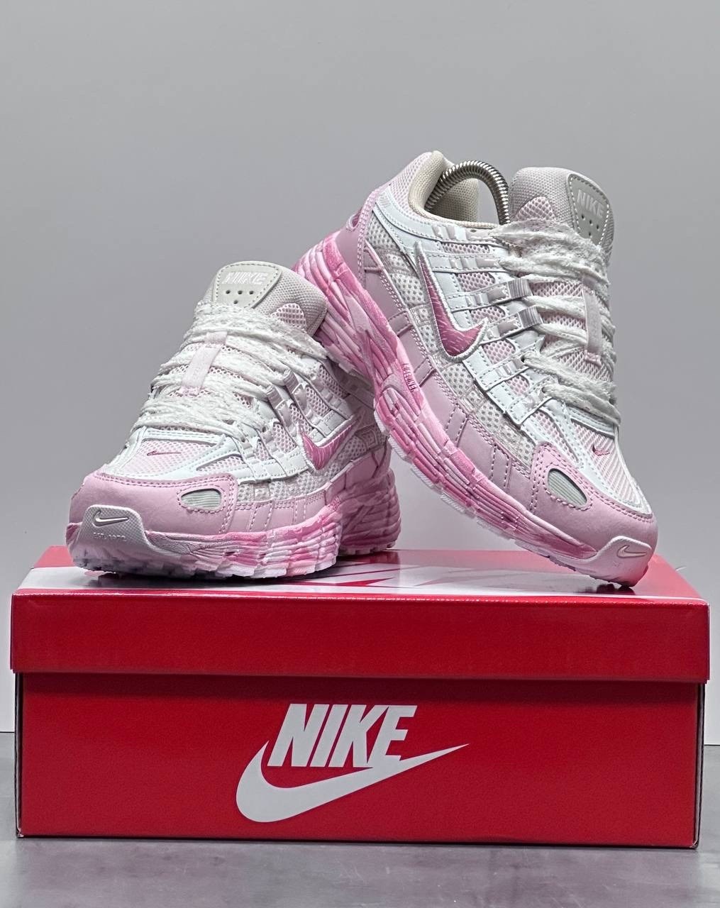 кроссовки для бега p-6000 с низким верхом белые фиолетовые розовые nike,кроссовки nike initiator розовые,кроссовки nike,nike p-6000 кроссовки женские,кроссовки nike p-6000