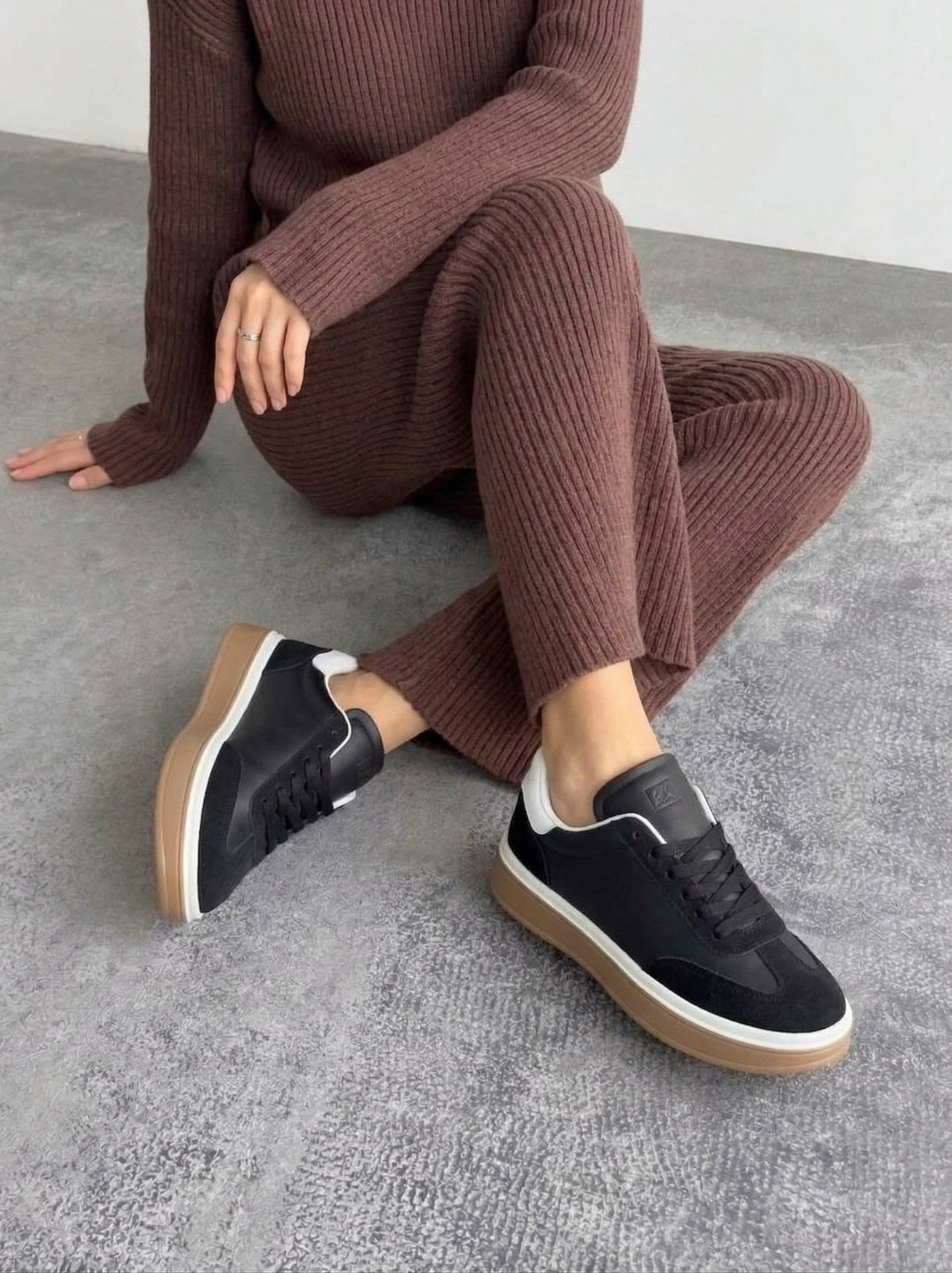 ,женские кроссовки из замши loro piana черные,кеды кожаные,женские кроссовки,женская