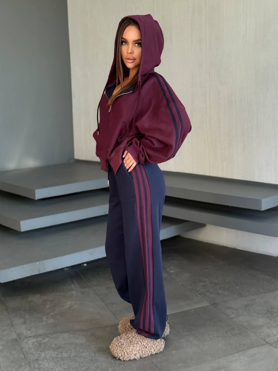 модные костюмы,костюм спортивный женский,спортивный костюм,стильный спортивный костюм,серые спортивные костюмы женские