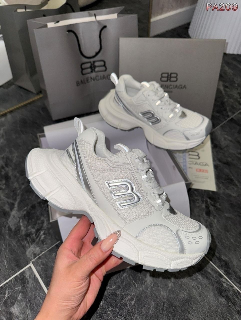 кроссовки balenciaga,кроссовки balenciaga женские,balenciaga balenciaga,кроссовки на высокой подошве balenciaga,кроссовки balenciaga triple s