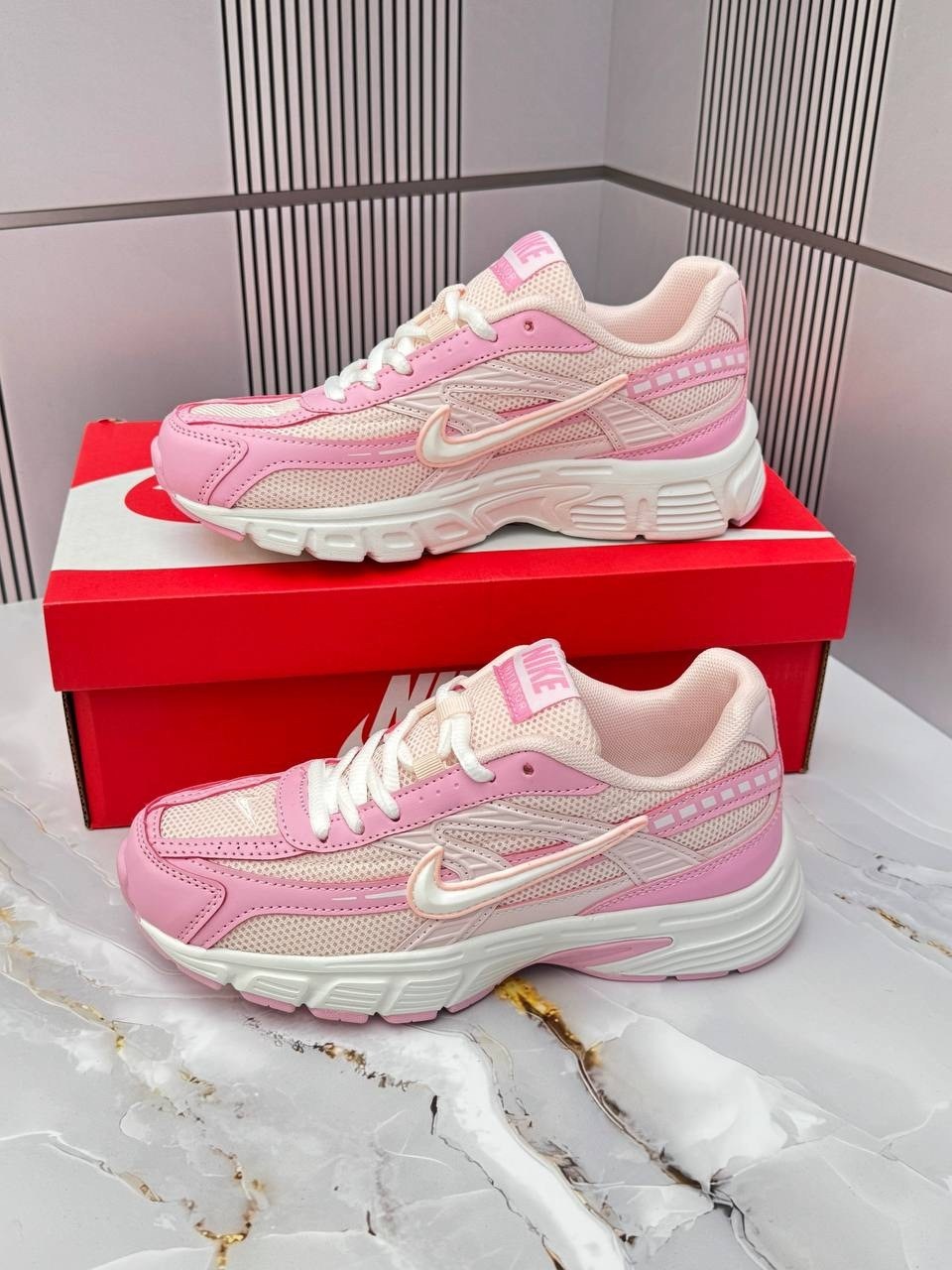 кроссовки женские nike,кроссовки nike,женские кроссовки,кроссовки nike initiator розовые,кроссовки для бега initiator женские с низким верхом розовые/белые/серебристые nike