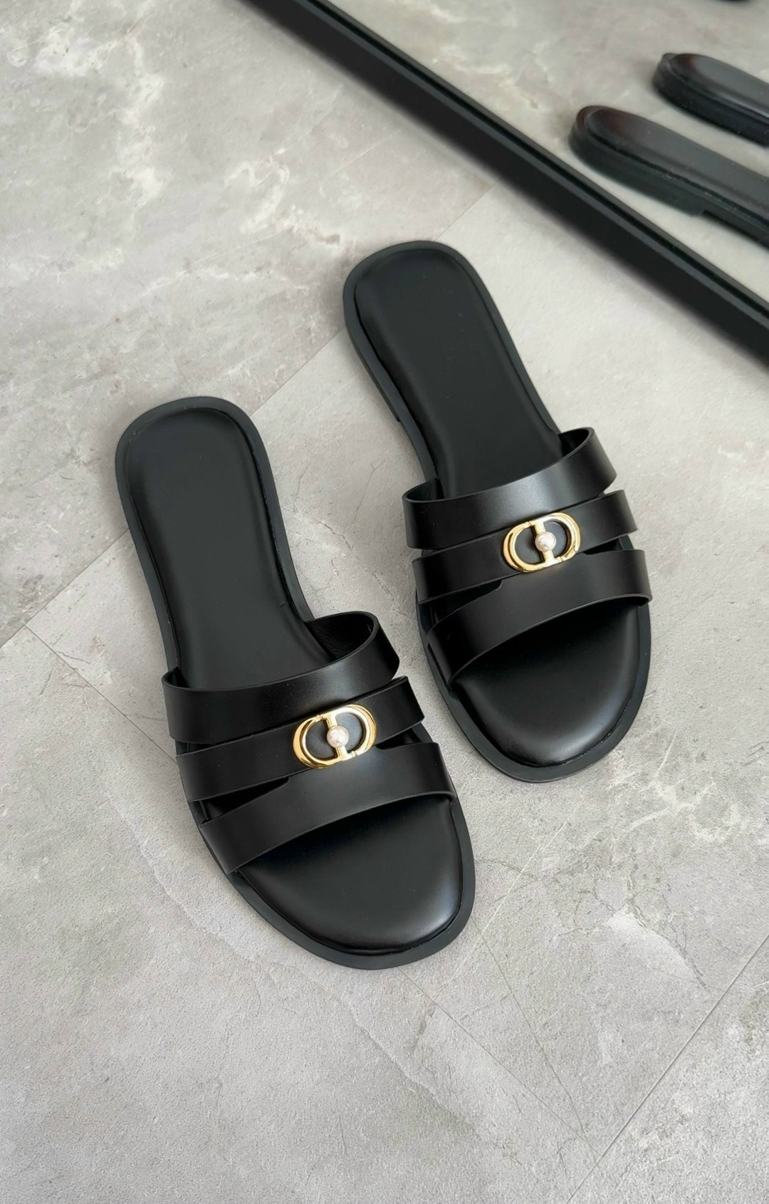 шлепанцы шанель,шлепки кристиан диор женские,шлепанцы шанель черные,,женские шлепанцы